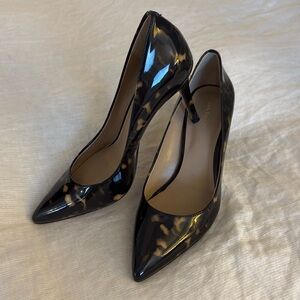 Ann Taylor Pumps- brown tortoise printed patent leather. Size 8.